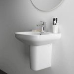 Polustub za lavabo u kupatilu