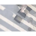 Mat bela pločica za pod