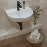 Beli keramički lavabo Ovida