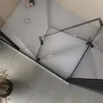 Tuš kabina s crnim profilom